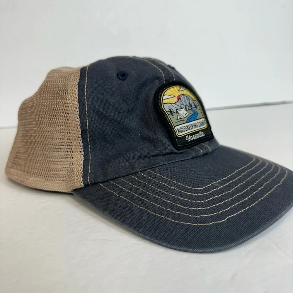 NWOT Techstyles Yosemite Trucker Hat